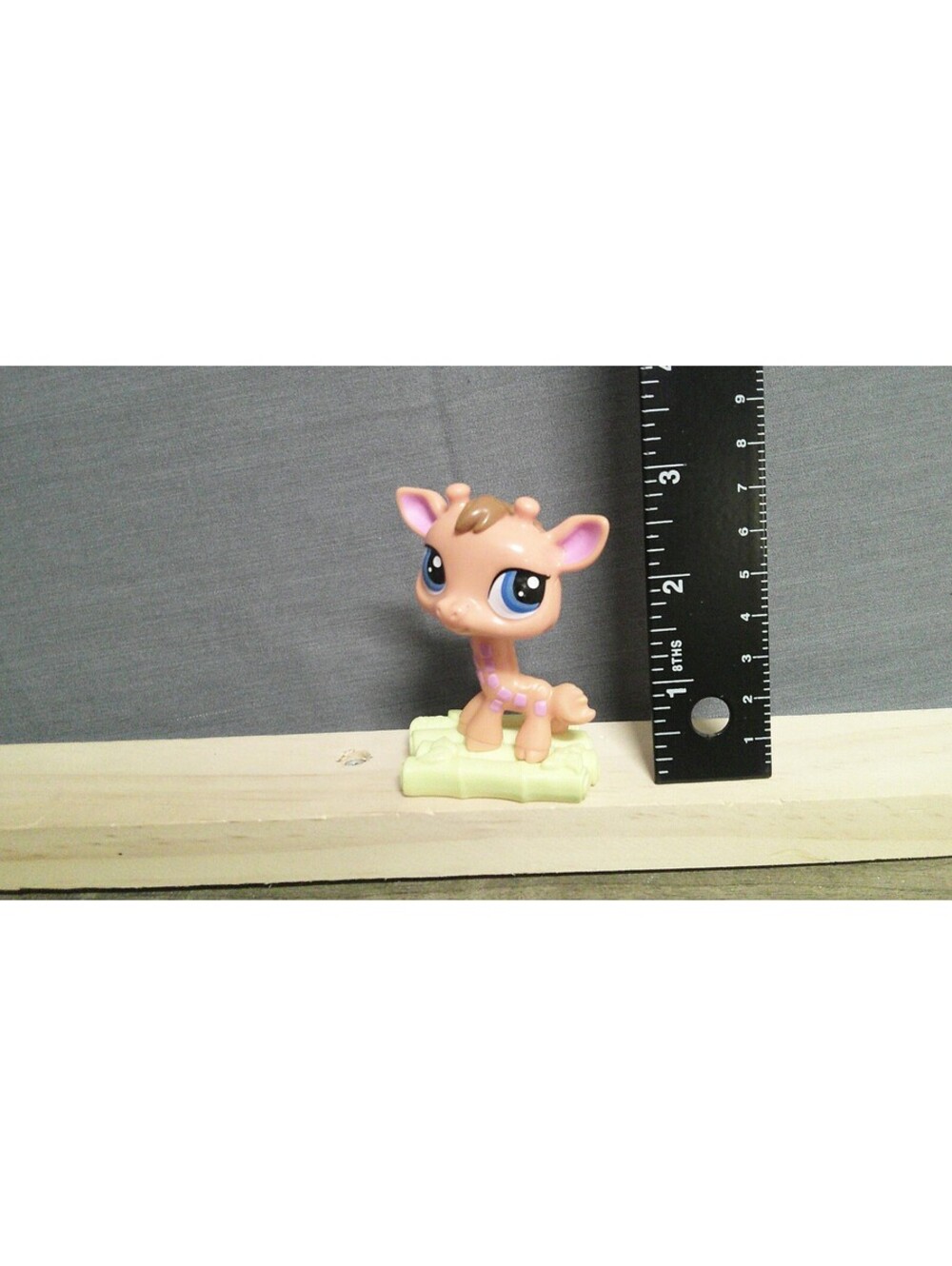 Littlest Pet Shop Giraffe Figure on Base